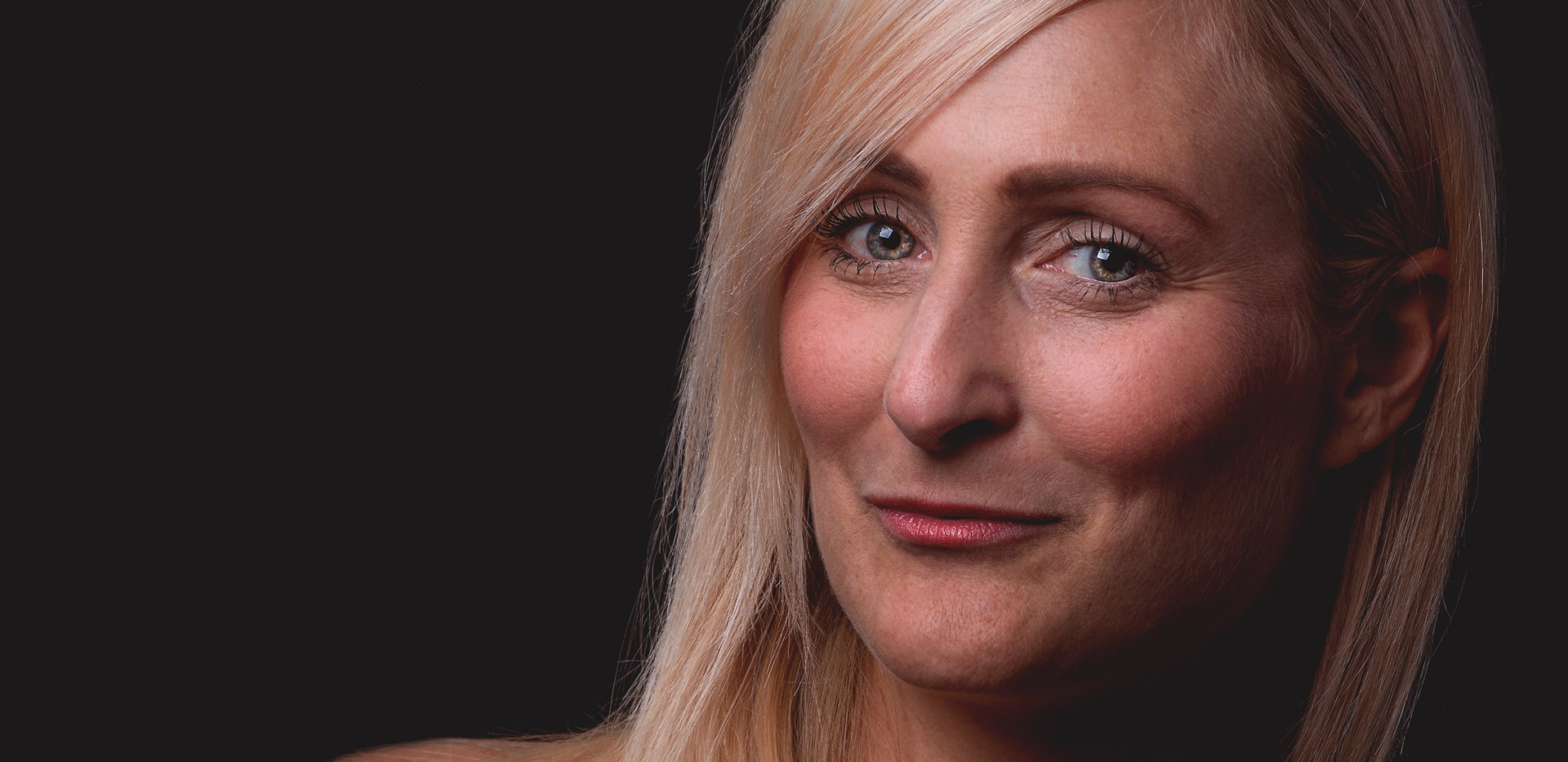 Fotograf Duisburg - Hendrich-Design-&-Fotografie-Portrait-Yvi-Slider
