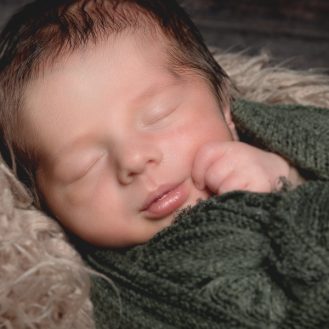 Fotograf Duisburg - Newbornshooting - Portrait - Rico - 01