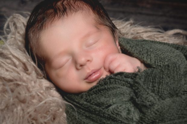 Fotograf Duisburg - Newbornshooting - Portrait - Rico - 01