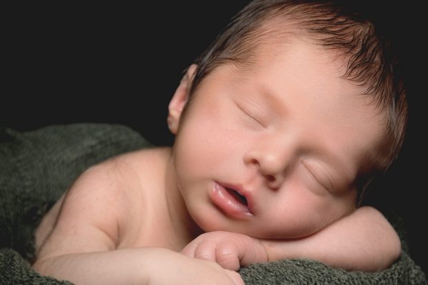 Fotograf Duisburg - Newbornshooting - Portrait - Rico - 02